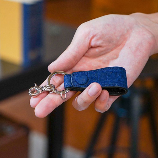 革製キーホルダー 藍染めエレファント