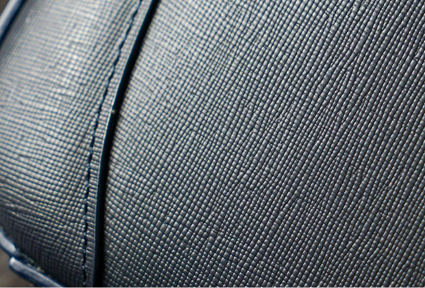 革の素材　サフィアーノレザー