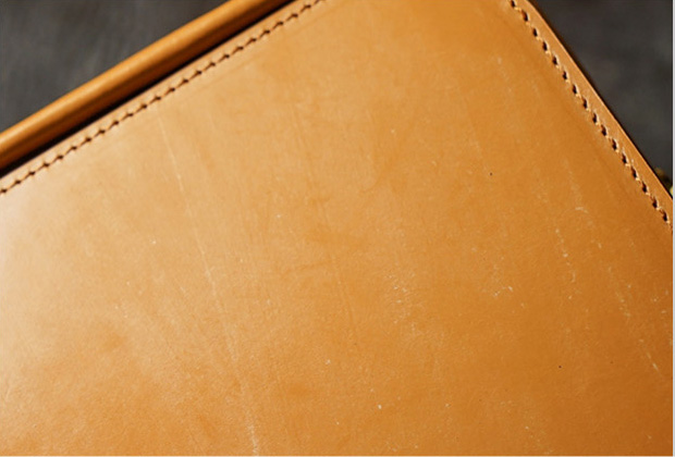 革の素材　ブライドルレザー