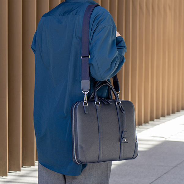 革製薄マチブリーフケース