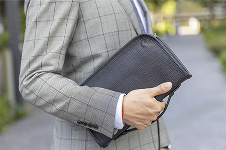 革製クラッチバッグ ボディバッグ