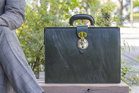 革製ダレスバッグ