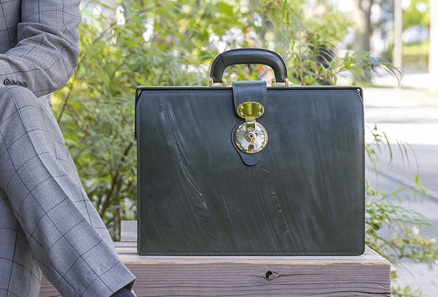 革製ダレスバッグ