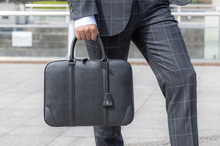 革バッグ ビジネスシーン