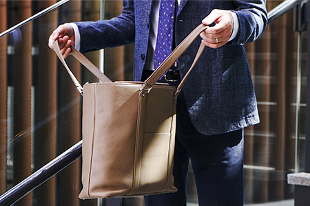 革バッグ 収納力