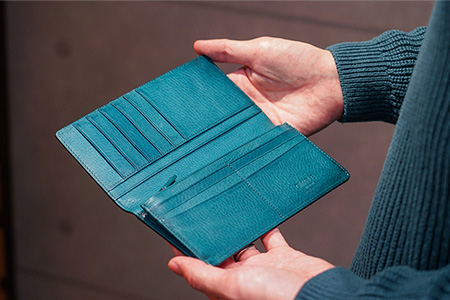 革財布 かぶせ蓋タイプ