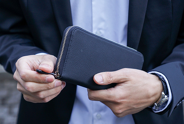 革財布 ビジネスシーン