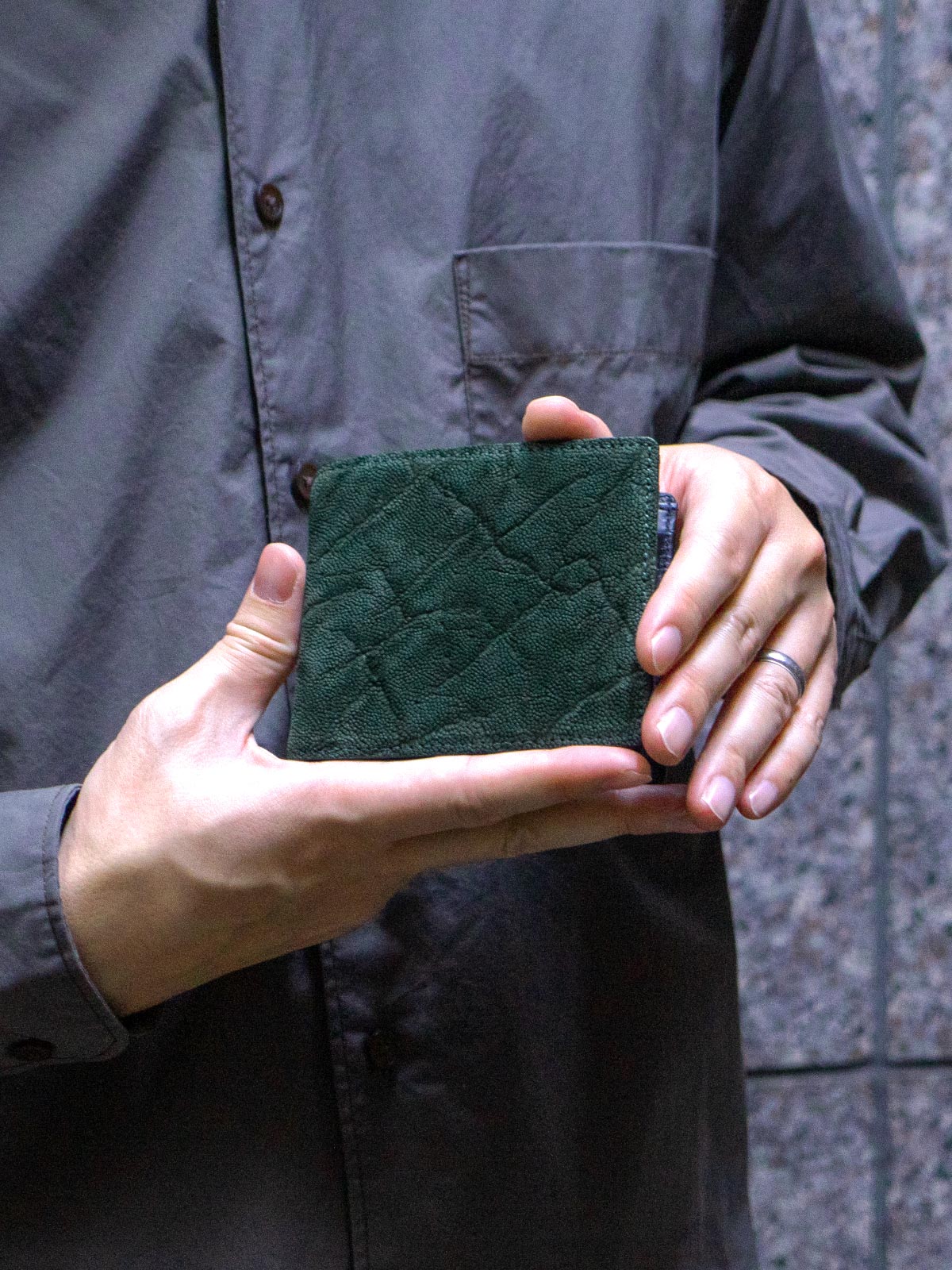 エレファントレザー 二つ折り財布