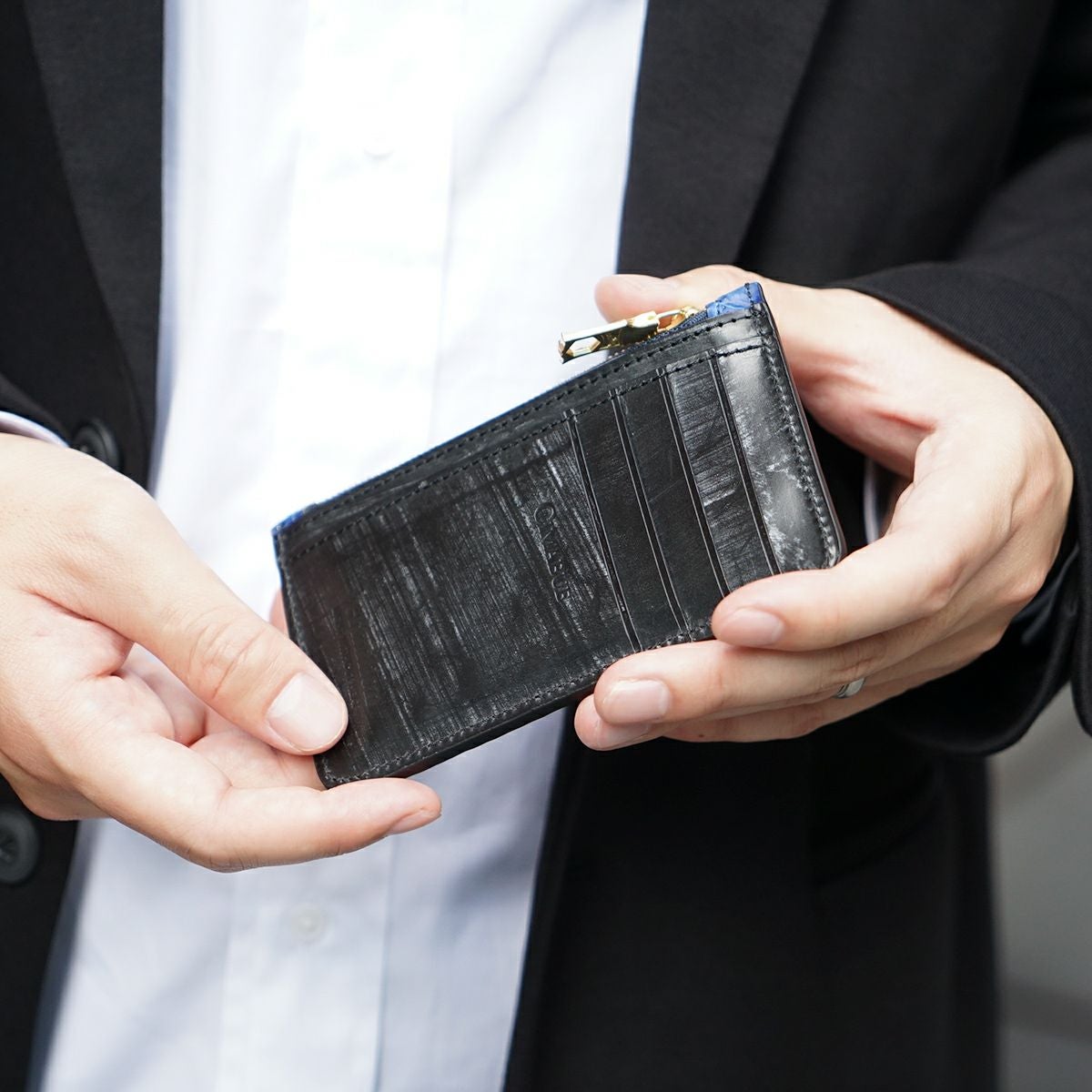 藍染めクロコダイルフラグメントケース（ポケッタブル財布