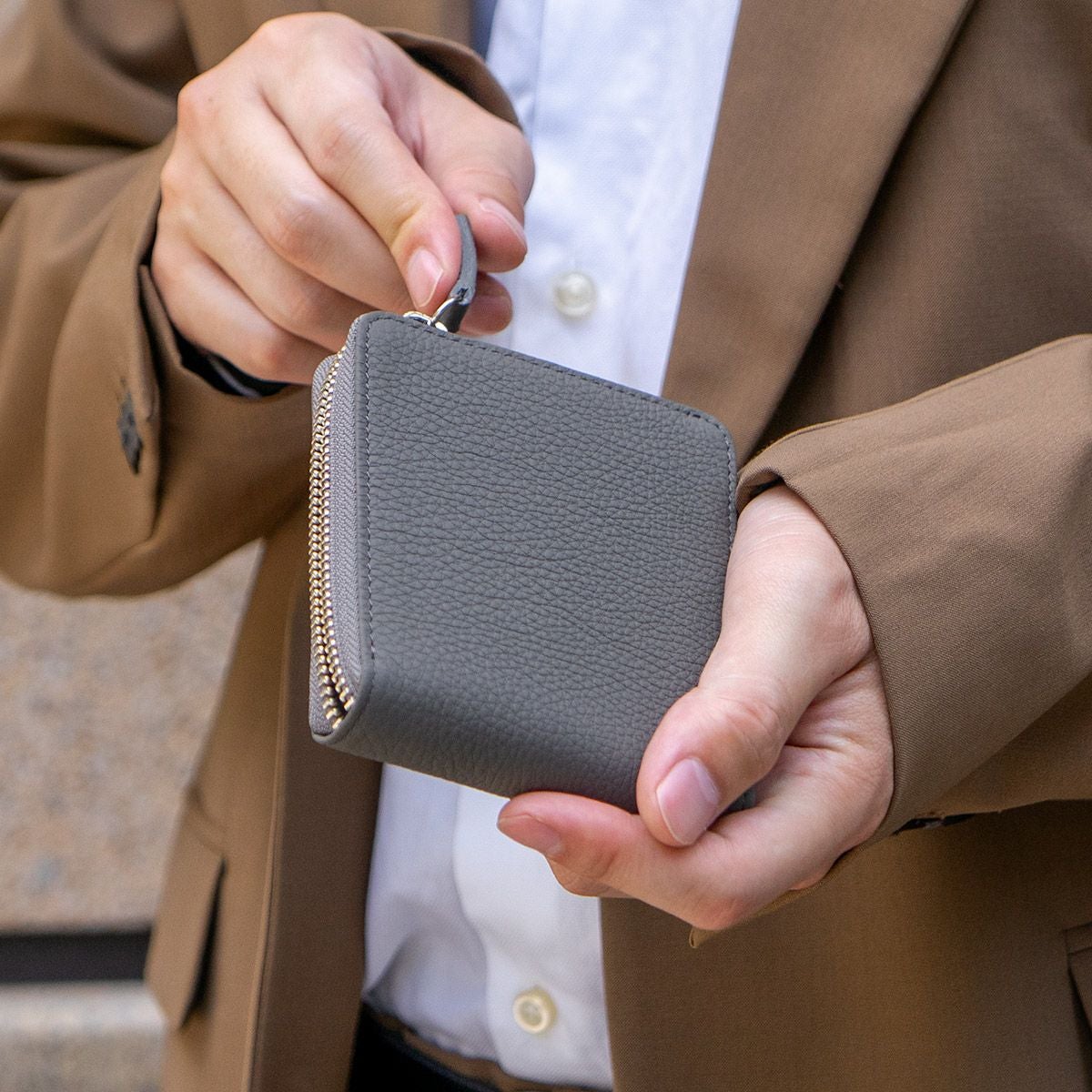 フレンチカーフRFスモールウォレット（ラウンドファスナー二つ折り財布