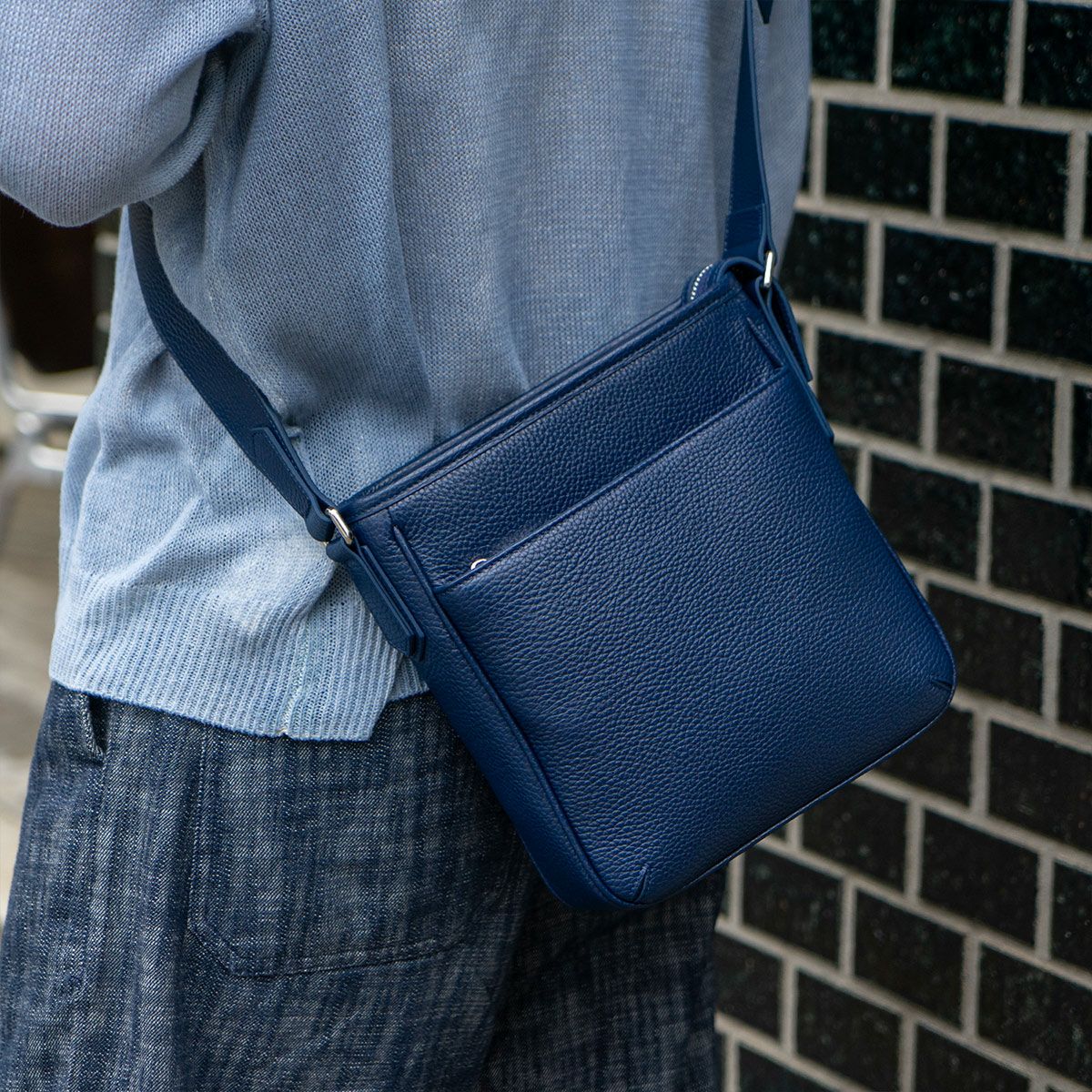 000000000359-01.jpg?size=m&w=